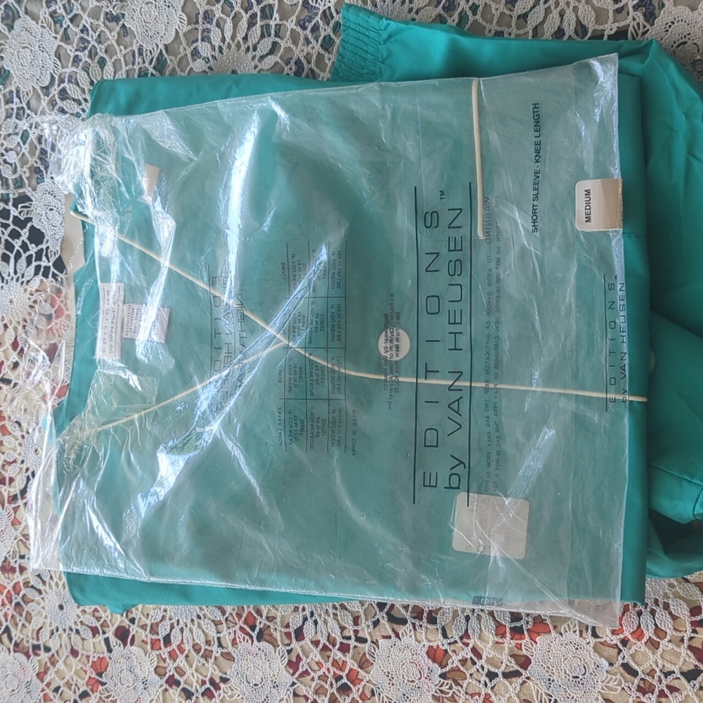 Editions by Van Huesen vintage 2 piece pajamas - Picture 7 of 8